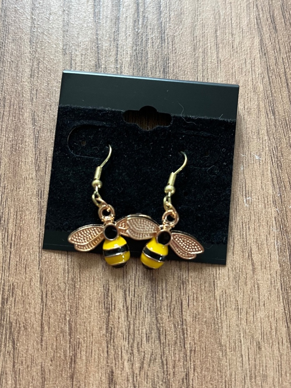 Bee Earrings , New never used ! Adorable !